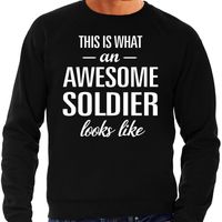 Awesome soldier / soldaat cadeau sweater zwart heren - thumbnail