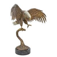 A BRONZE SCULPTURE OF AN EAGLE
