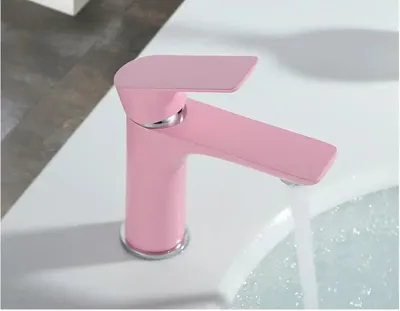 Amora Wastafelkraan - Stijlvolle Koud/Warm Waterkraan met Messing Behuizing