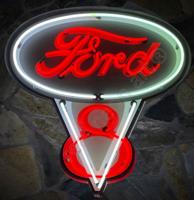 Ford V8 Neon Verlichting Metalen Bak XL 80 x 90 cm - Rood, Wit