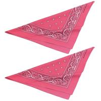 Boeren of cowboy zakdoek bandana - 2x stuks - roze - geruit - 54 x 53 cm - Carnaval verkleed accessi