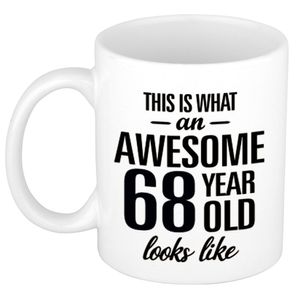 Awesome 68 year cadeau mok / beker 300 ml