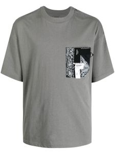 Musium Div. t-shirt à imprimé bandana - Gris