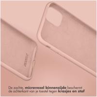 Accezz Liquid Silicone Backcover voor Samsung Galaxy S25 Plus Telefoonhoesje Roze