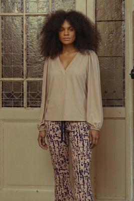 Studio Anneloes Alix Top 13516 T-shirt Lange Mouw 2200 Latte