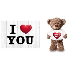 I Love You Valentijnskaart en knuffelbeer met rood hart shirtje   -