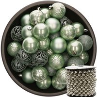 37x stuks kunststof kerstballen 6 cm mintgroen inclusief kralenslinger zilver - thumbnail