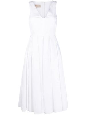 Blanca Vita robe sans manches à col v