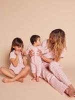 Baby pyjama met wijde hals van biologisch katoen roze (poederkleur)