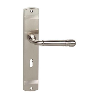 Intersteel Deurklink Emily op schild sleutelgat 56mm nikkel mat