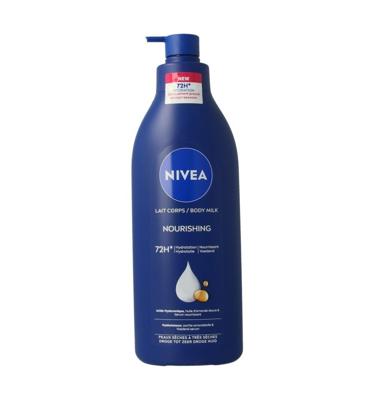 Verzorgende milk met pomp