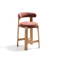 Kave Home Barkruk 'Granite' Chenille en essenhout, kleur Terracotta/Naturel (zithoogte 65cm)