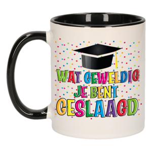 Bellatio Decorations Geslaagd cadeau mok - zwart - Geweldig Geslaagd - Ca. 300 ml   -