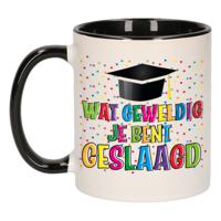 Bellatio Decorations Geslaagd cadeau mok - zwart - Geweldig Geslaagd - Ca. 300 ml   - - thumbnail