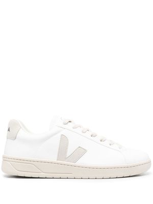 VEJA baskets à empiècements - Blanc