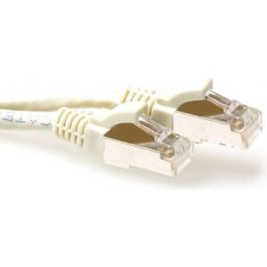 ACT Ivoor 0,5 meter SFTP CAT6A patchkabel snagless met RJ45 connectoren