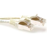 ACT Ivoor 0,5 meter SFTP CAT6A patchkabel snagless met RJ45 connectoren ACT Ivoor 0,5 meter SFTP CAT6A patchkabel snagless met RJ45 connectoren
