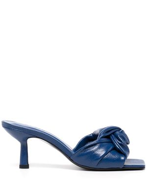 BY FAR mules Lana en cuir verni - Bleu