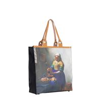 Piace Molto Arts Melkmeisje Shopper - Nylon Boodschappentas met Print - 39x18x43 cm - Leren Handvat - Stevig & Ruim - 100% Nylon Piace Molto Arts Melkmeisje Shopper - Nylon Boodschappentas met Print - 39x18x43 cm - Leren Handvat - Stevig & Ruim - 100% Nylon