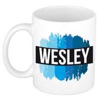 Naam cadeau mok / beker Wesley met blauwe verfstrepen 300 ml - thumbnail