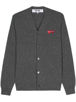Comme Des Garçons Play cardigan en laine à patch cœur - Gris