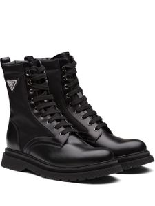 Prada bottines à plaque logo - Noir