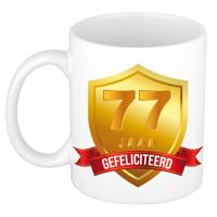 Leeftijd cadeau koffiemok - 77 jaar - Gefeliciteerd - Gouden schild - jubileum - verjaardaardag