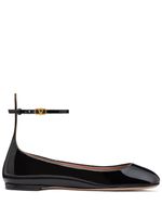 Valentino Garavani ballerines en cuir Tan-Go à fini verni - Noir Valentino Garavani ballerines en cuir Tan-Go à fini verni - Noir