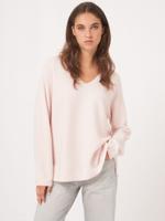 Naadloos gebreide cashmere trui met V-hals Naadloos gebreide cashmere trui met V-hals