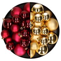 Kerstversiering kunststof kerstballen mix donkerrood/goud 4-6-8 cm pakket van 68x stuks - Kerstbal
