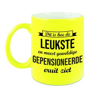 Hoe de leukste gepensioneerde eruitziet koffiemok / theebeker neon geel afscheidscadeau pensioen / VUT 330 ml