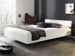 Bed IXANA 140x200 cm hoogglans wit met hoofdeinde