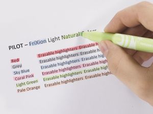 Pilot FriXion Light Natural Colors markeerstift 6 stuk(s) Beitelvormige punt Blauw, Grijs, Lichtgroen, Oranje, Roze, Rood