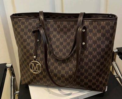 Bon&Bon Leren Schoudertas voor Dames - Bruin met Letterpatroon - Ruim