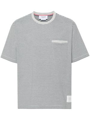 Thom Browne t-shirt rayé à patch logo - Bleu