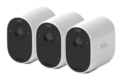 Arlo Essential Spotlight x3 Doos IP-beveiligingscamera Binnen & buiten Plafond/muur Arlo Essential Spotlight x3 Doos IP-beveiligingscamera Binnen & buiten Plafond/muur