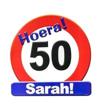 Huldeschild verjaardag stopbord Sarah 50 jaar feestversiering