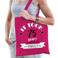 Cadeau tas voor dames - 75 en perfect - fuchsia roze - katoen - 42 x 38 cm - vijfenzeventig - shoppe - thumbnail