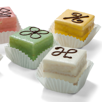 Petit fours Gegarneerd