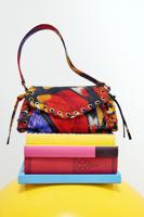 Middelgrote tas met print - MATERIAL FINISHES - U