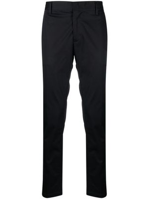 Emporio Armani pantalon chino à coupe fuselée - Bleu