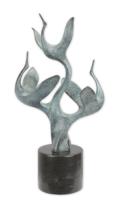 EEN MODERNISTISCHE BRONZEN SCULPTUUR VAN EEN GROEP KRAANVOGELS EEN MODERNISTISCHE BRONZEN SCULPTUUR VAN EEN GROEP KRAANVOGELS