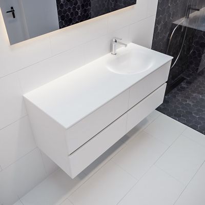 Mondiaz Vica Moon badmeubel wit mat 120 cm 4 lades solid surface enkele spoelbak rechts 1 kraangat