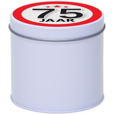 Cadeau koek of snoep blik - met 75 jaar opdruk sticker - 10 x 10 cm - Cadeauverpakking verjaardag Cadeau koek of snoep blik - met 75 jaar opdruk sticker - 10 x 10 cm - Cadeauverpakking verjaardag