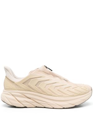 HOKA baskets Project Clifton zippées - Tons neutres