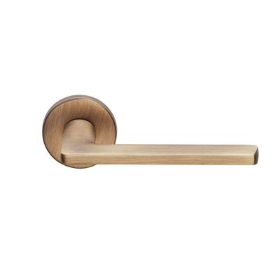 DND handles DND Luce P gatdeel deurkruk op rond rozet links - mat brons