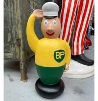 BP Man Salute Beeldje 80 cm BP Man Salute Beeldje 80 cm