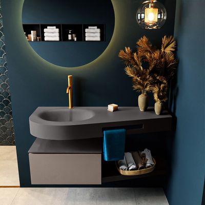 MONDIAZ RIVA 120cm badmeubel onderkast / planchet kleur Smoke met 1 lade. Wastafel DULCET links 1 kraangat kleur Dark_Grey. MONDIAZ RIVA 120cm badmeubel onderkast / planchet kleur Smoke met 1 lade. Wastafel DULCET links 1 kraangat kleur Dark_Grey.