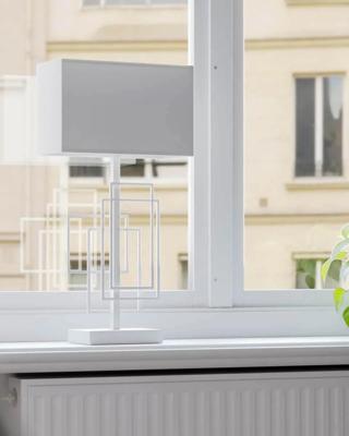 Witte tafellamp met schakelaar E27 fitting en stoffen kap By Rydens Paragon