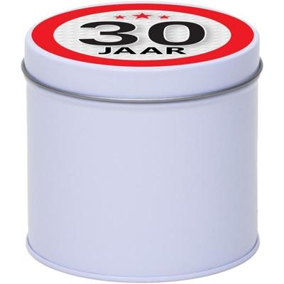 Cadeau koek of snoep blik - met 30 jaar opdruk sticker - 10 x 10 cm - Cadeauverpakking verjaardag